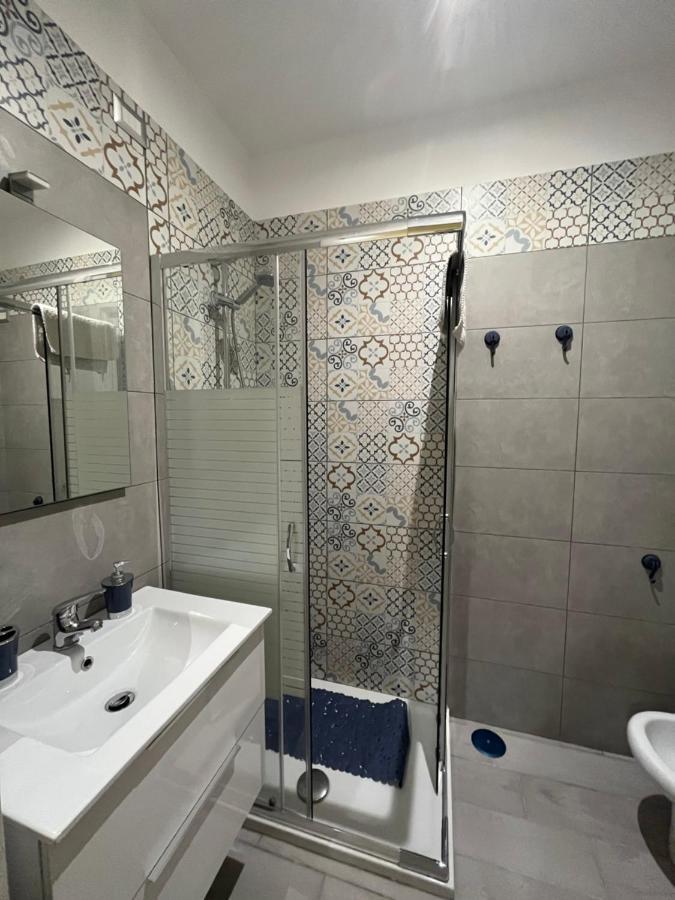 Vicolo55 Hotel Наполи Екстериор снимка