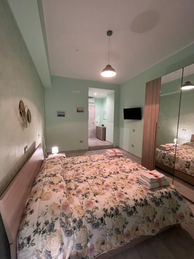Vicolo55 Hotel Наполи Екстериор снимка
